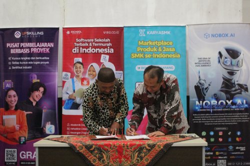 Launching karyasmk.com di gedung mcc & penandatanganan MoU dengan 70 sekolah jurusan pemasaran