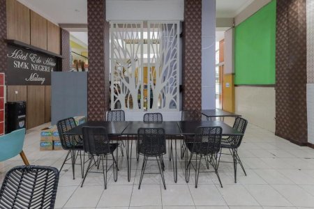 Penginapan Reddorz Hotel Tanimbar