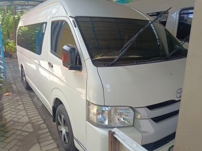 Persewaan Minibus Hiace